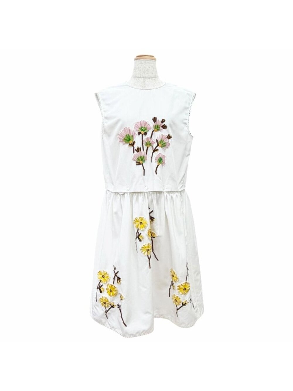 Miu Miu Flower Bead Decoration Embroidery Sleeveless Dress Runway Wear White 38